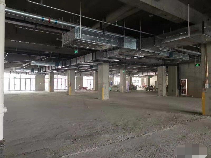高新区 木塔新街商圈 临街新铺 门前可停车（面议）
