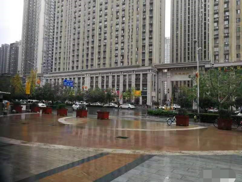 未央区凤城七路凤城庭院900平旺铺出租