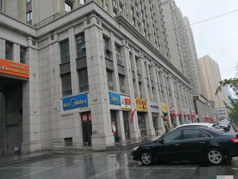 主街道人流量大 咖啡创业街区对面招商 可分割