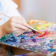 央美三人行画室